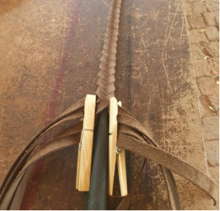 Peg whip